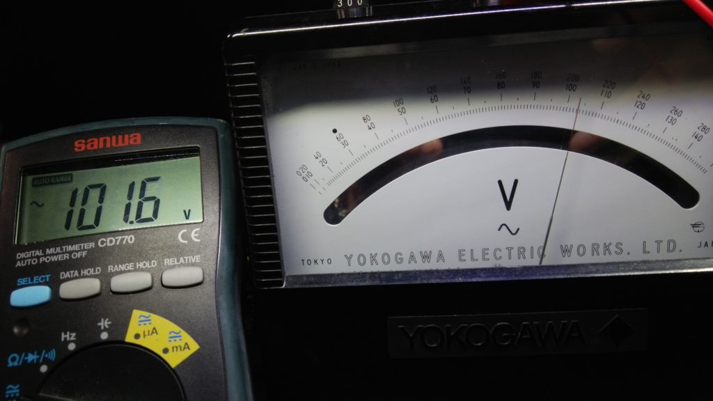 アナログ電圧計